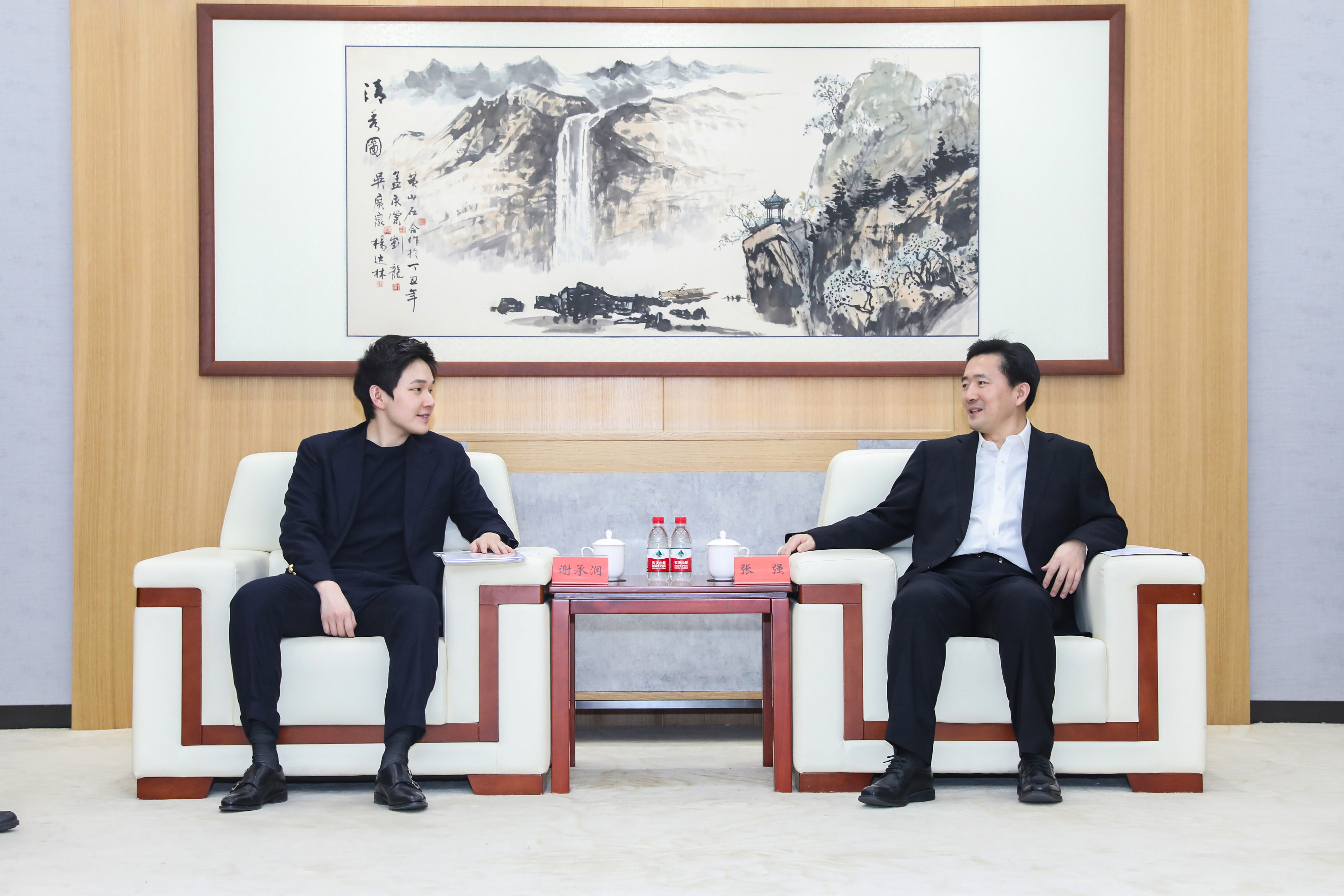 �����о�������ί�����ǿ���л����һ��