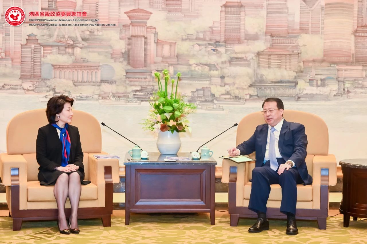 ֣�����ʸ���ʡ����ЭίԱ����ῼ���ŷû� ���Ϻ����г�����̸��