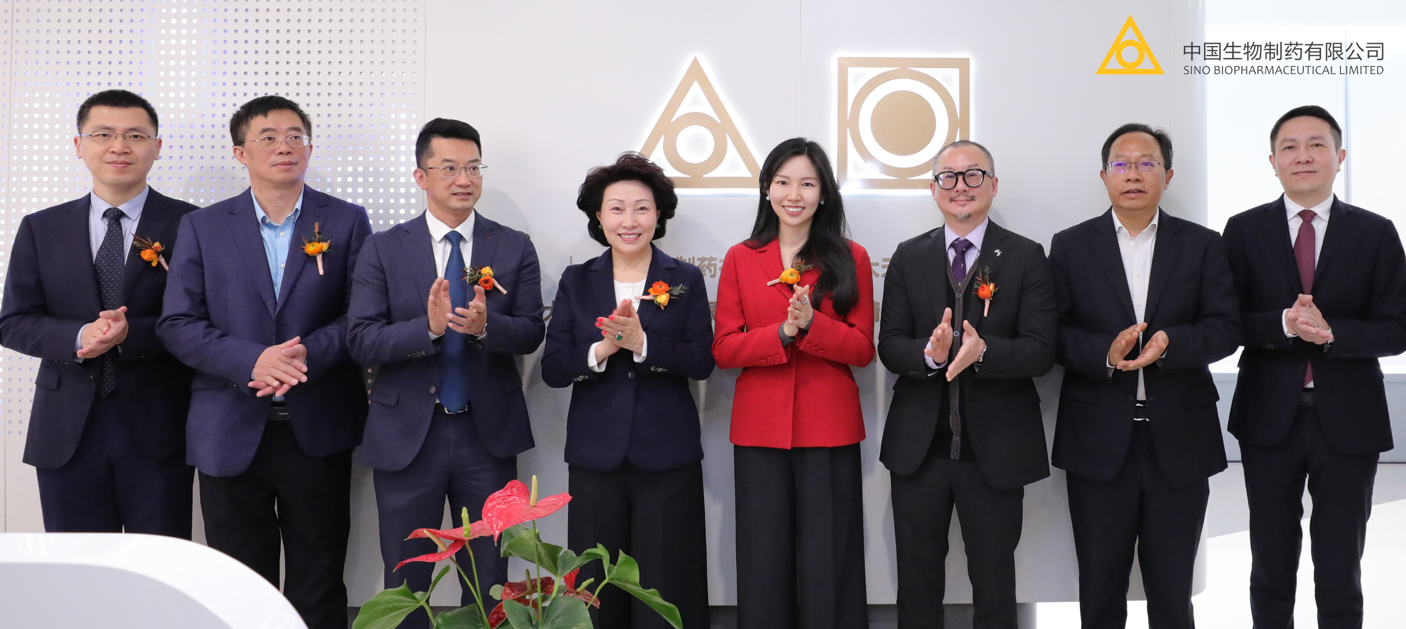 HJC黄金城官方网站南方总部在广州国际生物岛举行开业仪式，，，，，正式开业运营。。。。。。